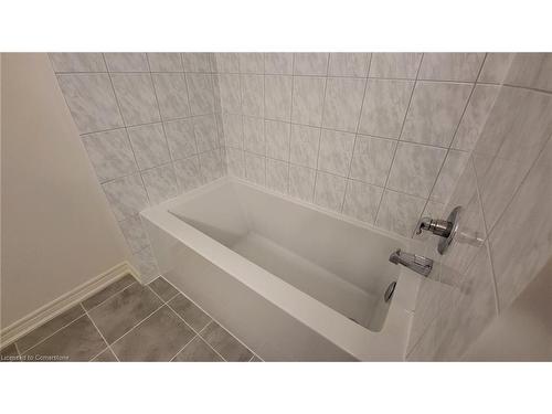 47 Gledhill Crescent, Cambridge, ON - Indoor Photo Showing Bathroom