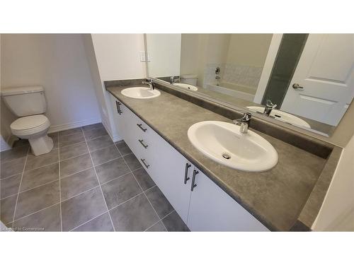 47 Gledhill Crescent, Cambridge, ON - Indoor Photo Showing Bathroom