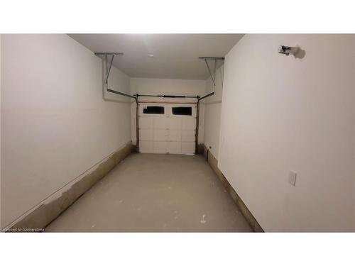 47 Gledhill Crescent, Cambridge, ON - Indoor Photo Showing Garage