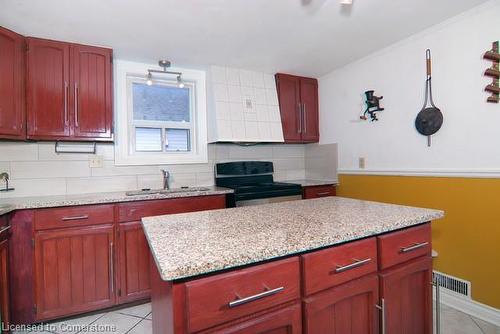 707 Niagara Boulevard, Fort Erie, ON - Indoor Photo Showing Kitchen With Double Sink