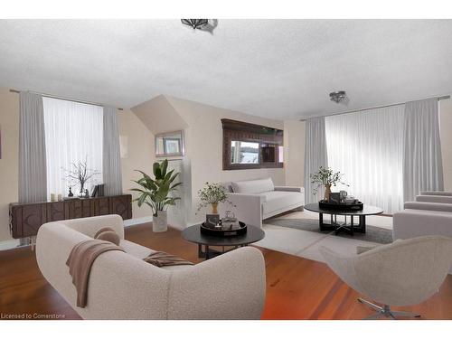 707 Niagara Boulevard, Fort Erie, ON - Indoor Photo Showing Living Room