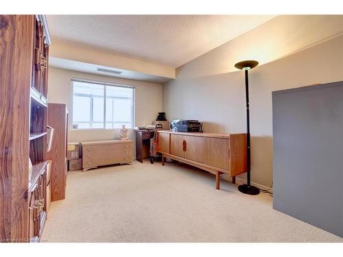 1008-265 Westcourt Place, Waterloo, ON - Indoor Photo Showing Bedroom