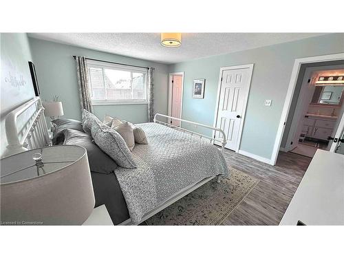 510 Thelma Street, Burlington, ON - Indoor Photo Showing Bedroom