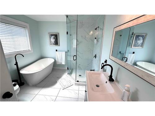 510 Thelma Street, Burlington, ON - Indoor Photo Showing Bathroom