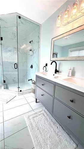 510 Thelma Street, Burlington, ON - Indoor Photo Showing Bathroom