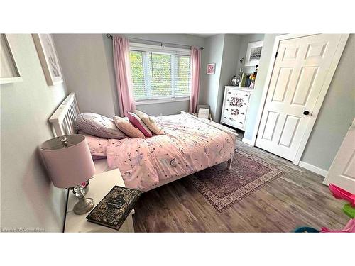 510 Thelma Street, Burlington, ON - Indoor Photo Showing Bedroom