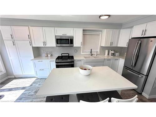 510 Thelma Street, Burlington, ON - Indoor Photo Showing Kitchen