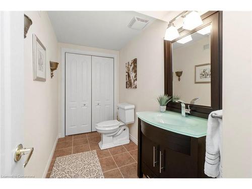 81 Ontario Street, Georgetown, ON - Indoor Photo Showing Bathroom