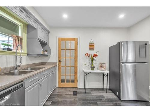 153 Highbury Avenue N, London, ON - Indoor Photo Showing Kitchen With Double Sink