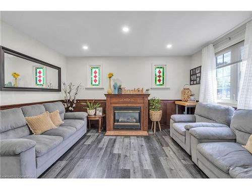 153 Highbury Avenue N, London, ON - Indoor Photo Showing Living Room With Fireplace