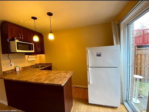 218 Dearborn Boulevard, Waterloo, ON - Indoor Photo Showing Kitchen