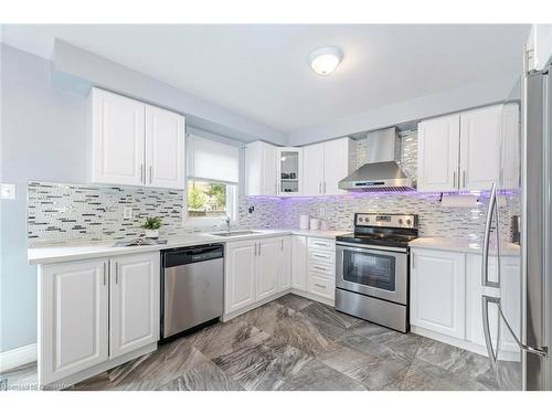 1 Sage Court, Brampton, ON - Indoor Photo Showing Kitchen With Upgraded Kitchen