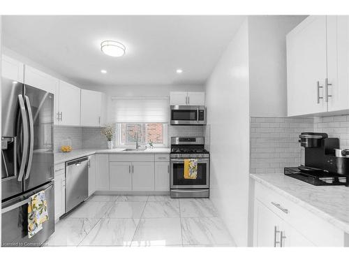 392 East 43Rd Street, Hamilton, ON - Indoor Photo Showing Kitchen