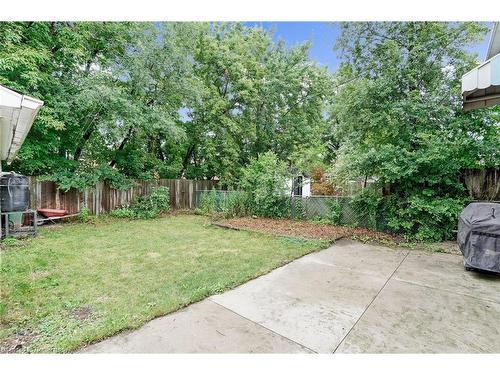 392 East 43Rd Street, Hamilton, ON - Outdoor With Backyard