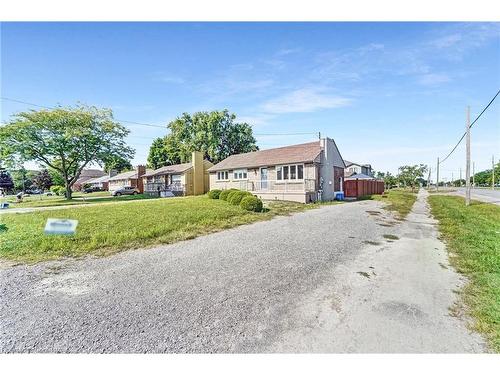 301 Christina Avenue, Hamilton, ON - Outdoor