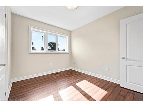 301 Christina Avenue, Hamilton, ON - Indoor Photo Showing Other Room