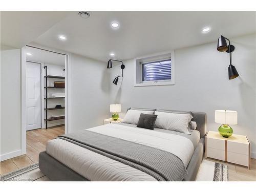 64 Magill Street, Hamilton, ON - Indoor Photo Showing Bedroom