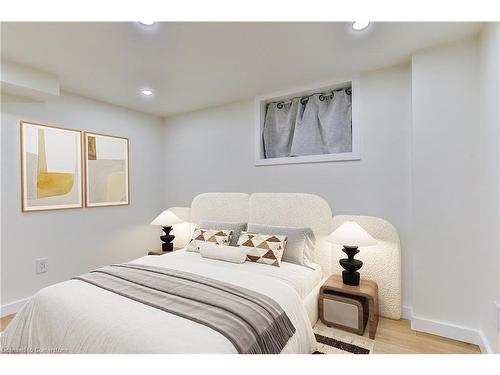 64 Magill Street, Hamilton, ON - Indoor Photo Showing Bedroom