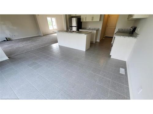 47 Bowman Crescent, Thorold, ON - Indoor Photo Showing Kitchen