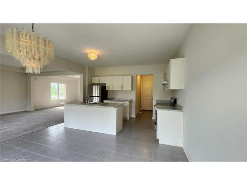 47 Bowman Crescent, Thorold, ON - Indoor Photo Showing Kitchen