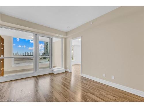 407-9075 Jane Street, Vaughan, ON - Indoor Photo Showing Other Room