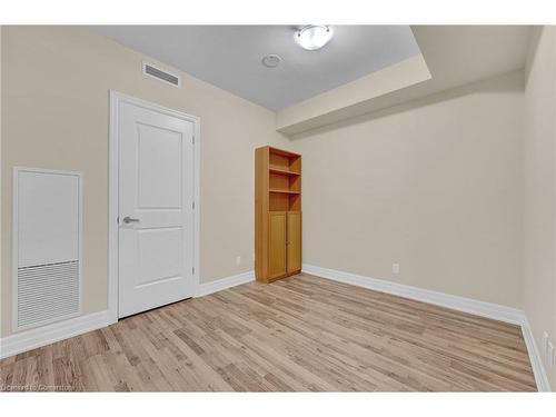 407-9075 Jane Street, Vaughan, ON - Indoor Photo Showing Other Room