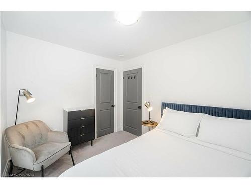 99 Francis Street, Hamilton, ON - Indoor Photo Showing Bedroom