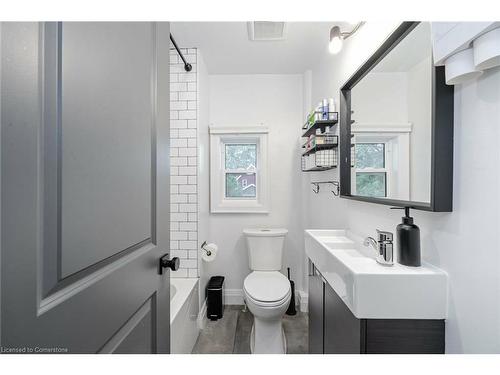 99 Francis Street, Hamilton, ON - Indoor Photo Showing Bathroom