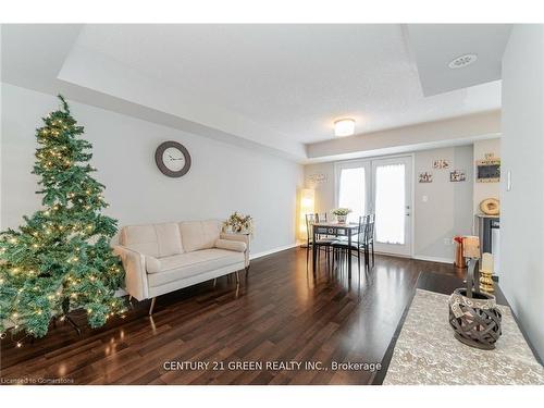 14-2480 Posts Road, Oakville, ON - Indoor Photo Showing Living Room