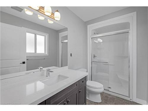 15 Laurent Avenue Avenue, Welland, ON - Indoor Photo Showing Bathroom