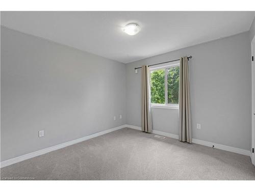 15 Laurent Avenue Avenue, Welland, ON - Indoor Photo Showing Other Room