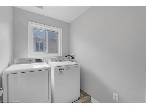 15 Laurent Avenue Avenue, Welland, ON - Indoor Photo Showing Laundry Room