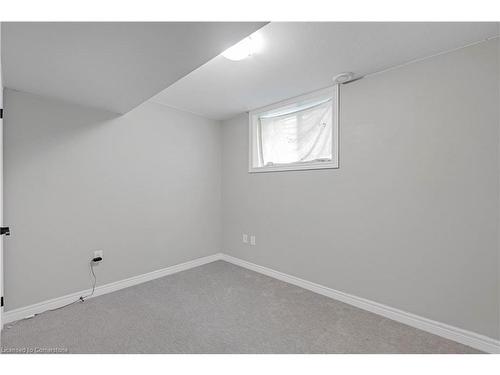 15 Laurent Avenue, Welland, ON - Indoor Photo Showing Other Room