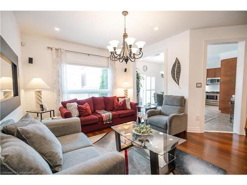 5431 Sundial Road, Burlington, ON - Indoor Photo Showing Living Room