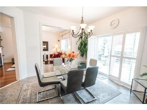 5431 Sundial Road, Burlington, ON - Indoor Photo Showing Dining Room