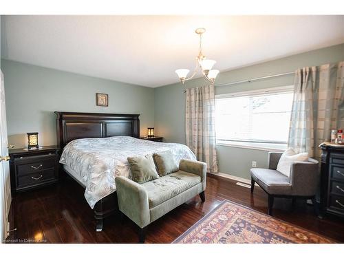 5431 Sundial Road, Burlington, ON - Indoor Photo Showing Bedroom