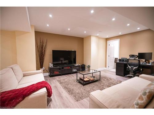 5431 Sundial Road, Burlington, ON - Indoor Photo Showing Living Room