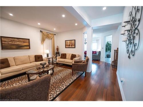 5431 Sundial Road, Burlington, ON - Indoor Photo Showing Living Room