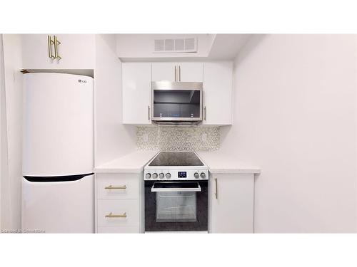 1704-50 Lombard Street, Toronto, ON - Indoor Photo Showing Kitchen