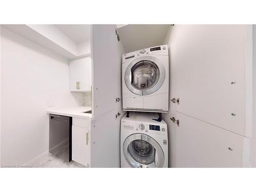 1704-50 Lombard Street, Toronto, ON - Indoor Photo Showing Laundry Room