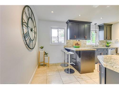 1306 Napier Crescent, Oakville, ON - Indoor Photo Showing Kitchen With Upgraded Kitchen