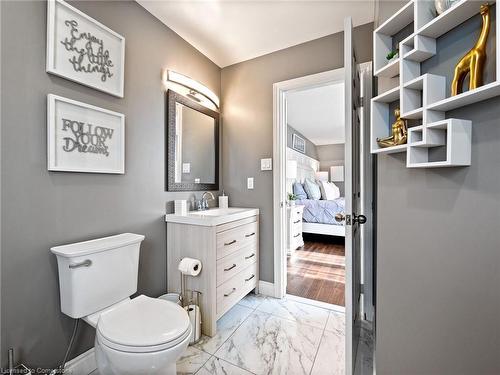 3 Borodino Court, Hamilton, ON - Indoor Photo Showing Bathroom