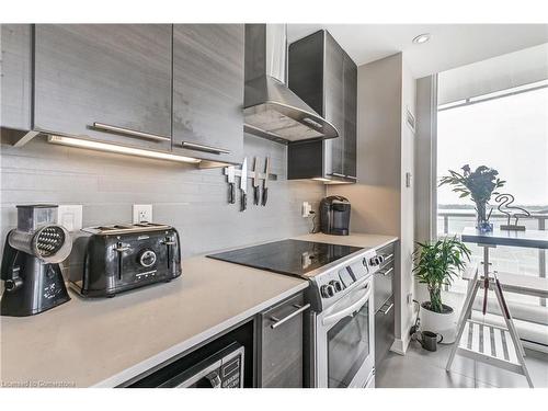 1413-1 Market Street, Toronto, ON - Indoor Photo Showing Kitchen