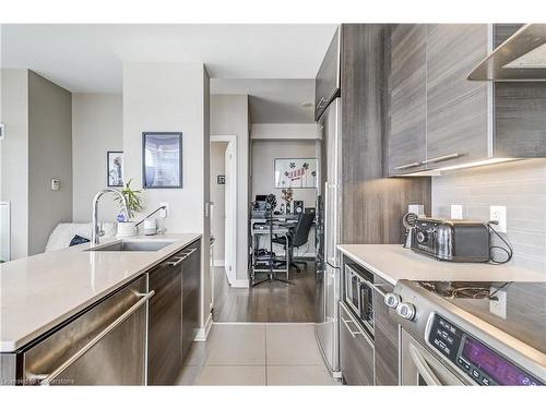 1413-1 Market Street, Toronto, ON - Indoor Photo Showing Kitchen With Upgraded Kitchen