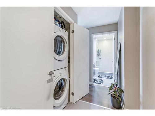 1413-1 Market Street, Toronto, ON - Indoor Photo Showing Laundry Room