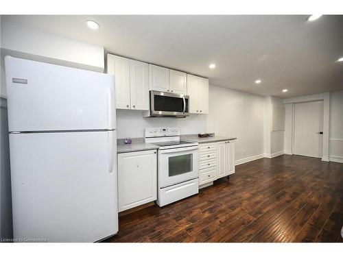 3845 Althorpe Circle, Mississauga, ON - Indoor Photo Showing Kitchen