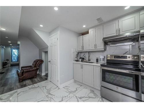 17 Bachelor Street Street, Brampton, ON - Indoor Photo Showing Kitchen