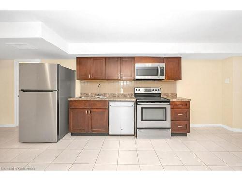 442 Mary Street, Hamilton, ON - Indoor Photo Showing Kitchen