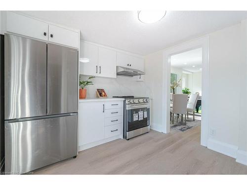 139 Gladstone Avenue, Oshawa, ON - Indoor Photo Showing Kitchen With Stainless Steel Kitchen