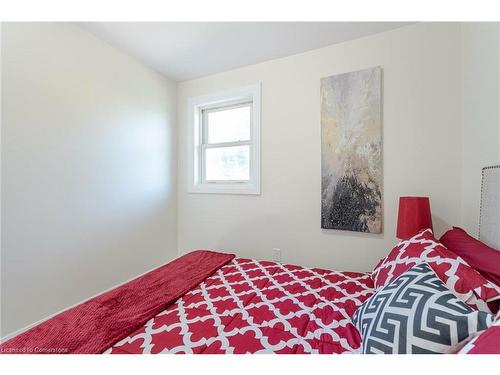 139 Gladstone Avenue, Oshawa, ON - Indoor Photo Showing Bedroom